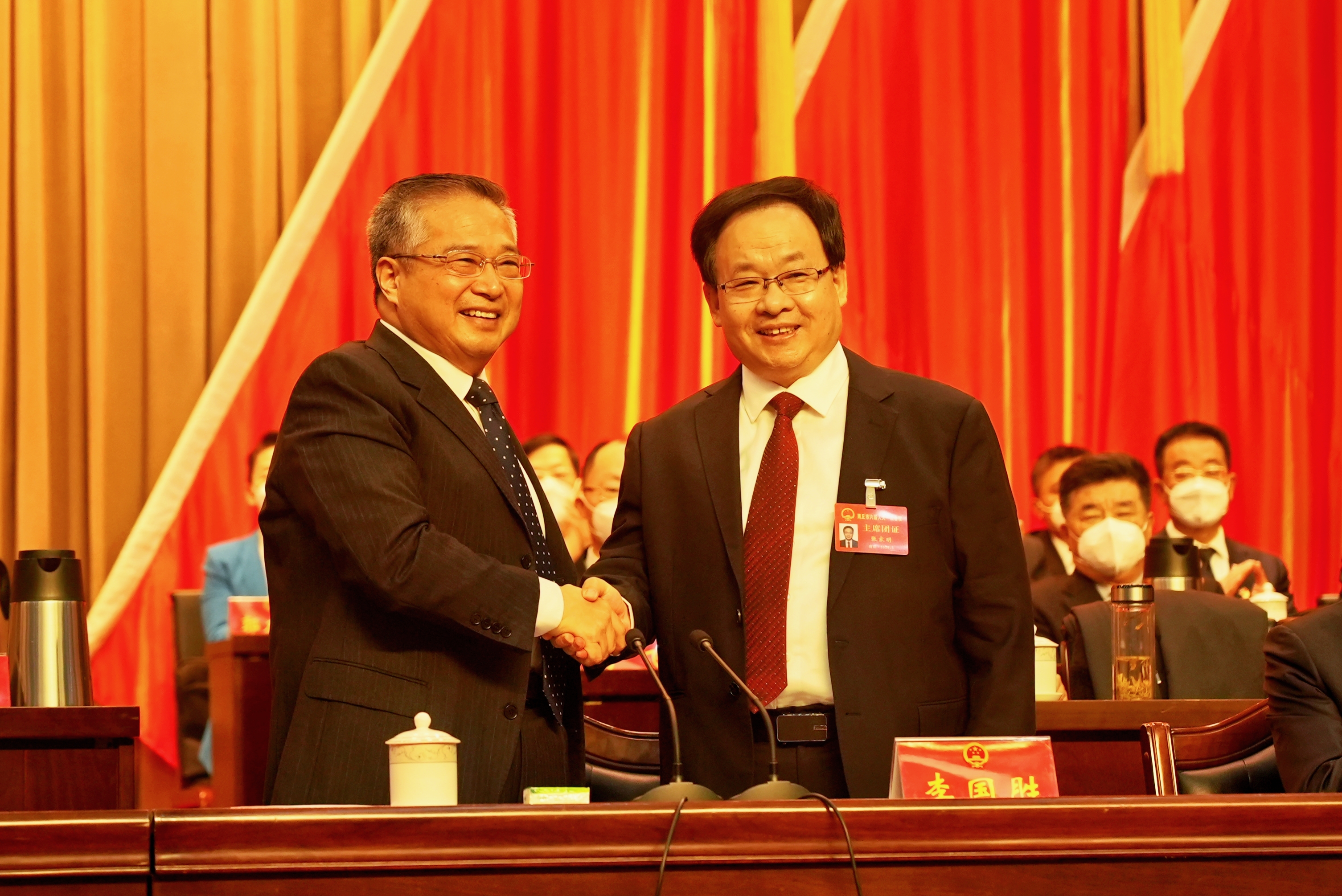 商丘市六届人大一次会议闭幕张家明当选市人大常委会主任摆向阳当选