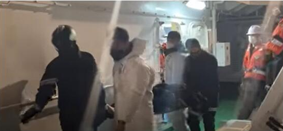 韩媒：一名中国渔船船长在被韩海警盘查途中晕倒送医
