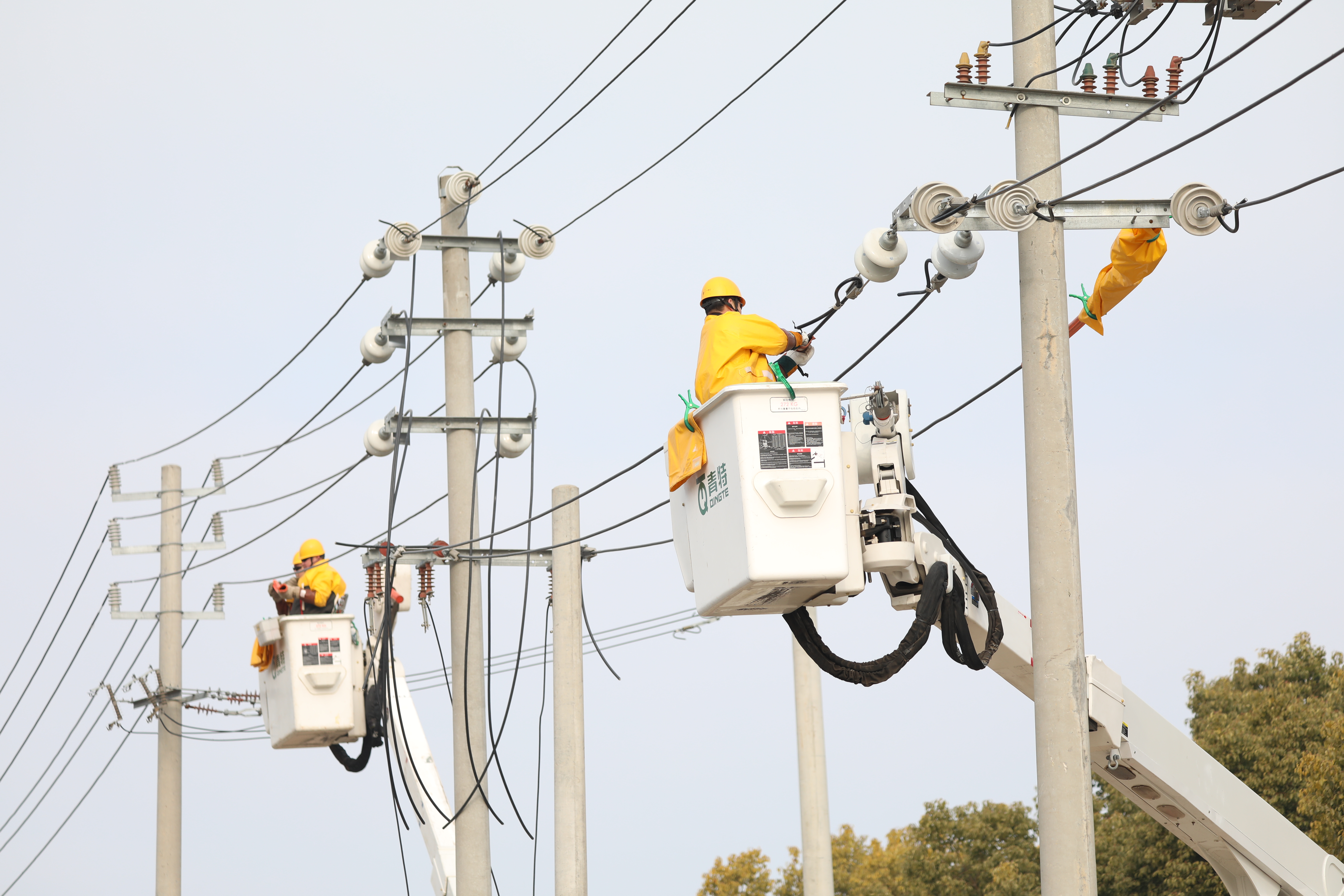 国网周口供电公司举办配网不停电作业技能竞赛