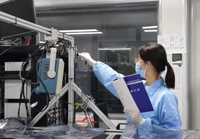 人才是第一资源