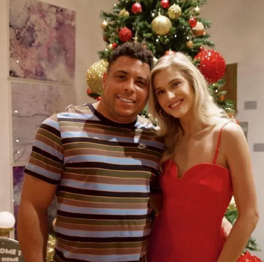 罗纳尔多求婚成功女友比自己小14岁两人已相识7年