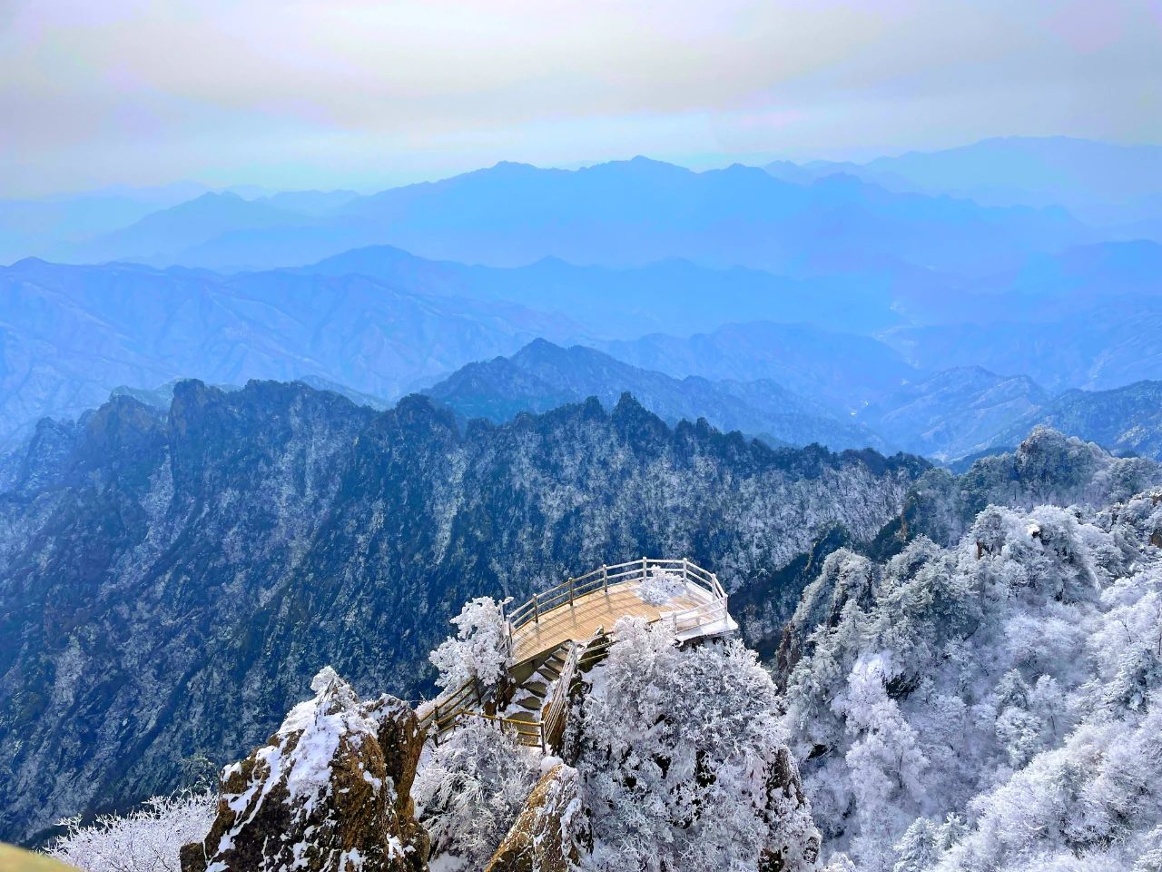 超多浪漫雪景圖 帶你徜徉老君山2023最美冰雪世界