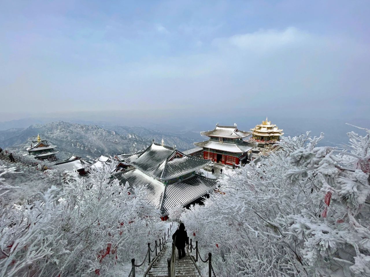 超多浪漫雪景圖 帶你徜徉老君山2023最美冰雪世界