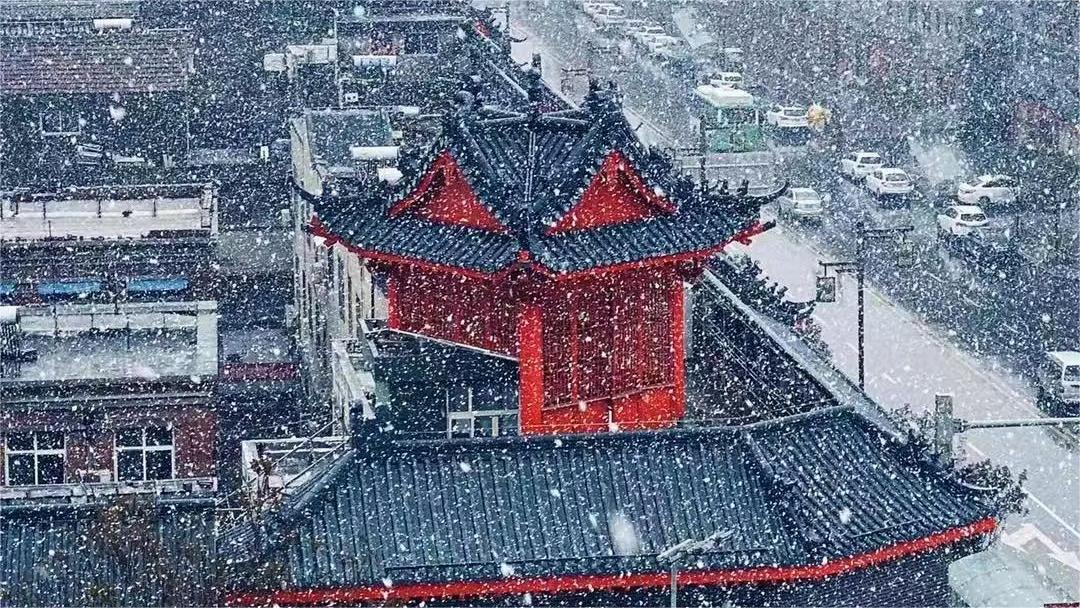电影《满江红》获三大央媒点赞，家国情怀共情中国观众