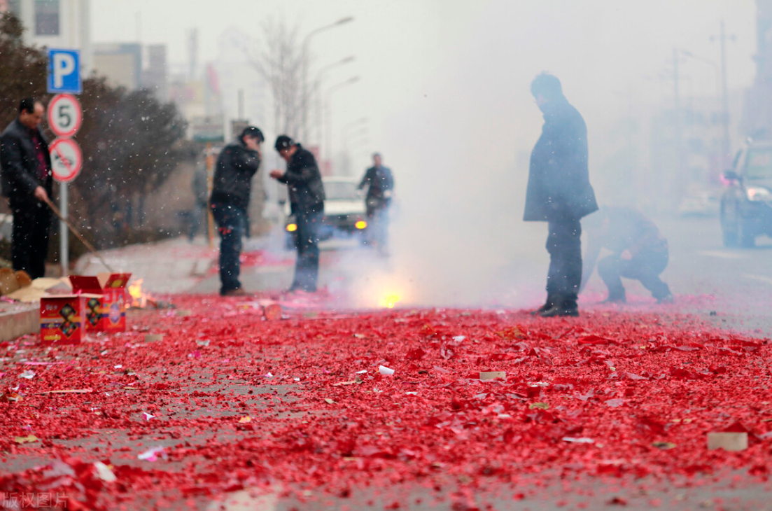 人告诉大河报·豫视频记者,相对除夕期间,鞭炮烧炸伤的患者有所减少