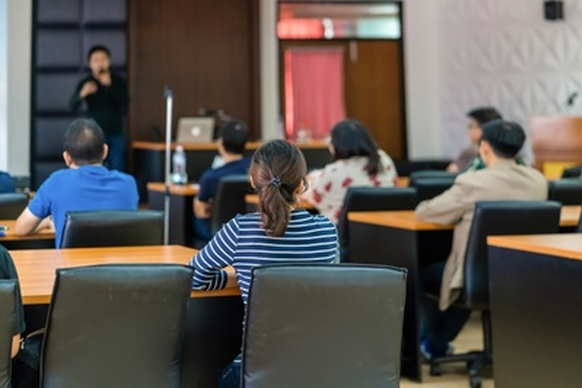 为什么要强调高质量充分就业