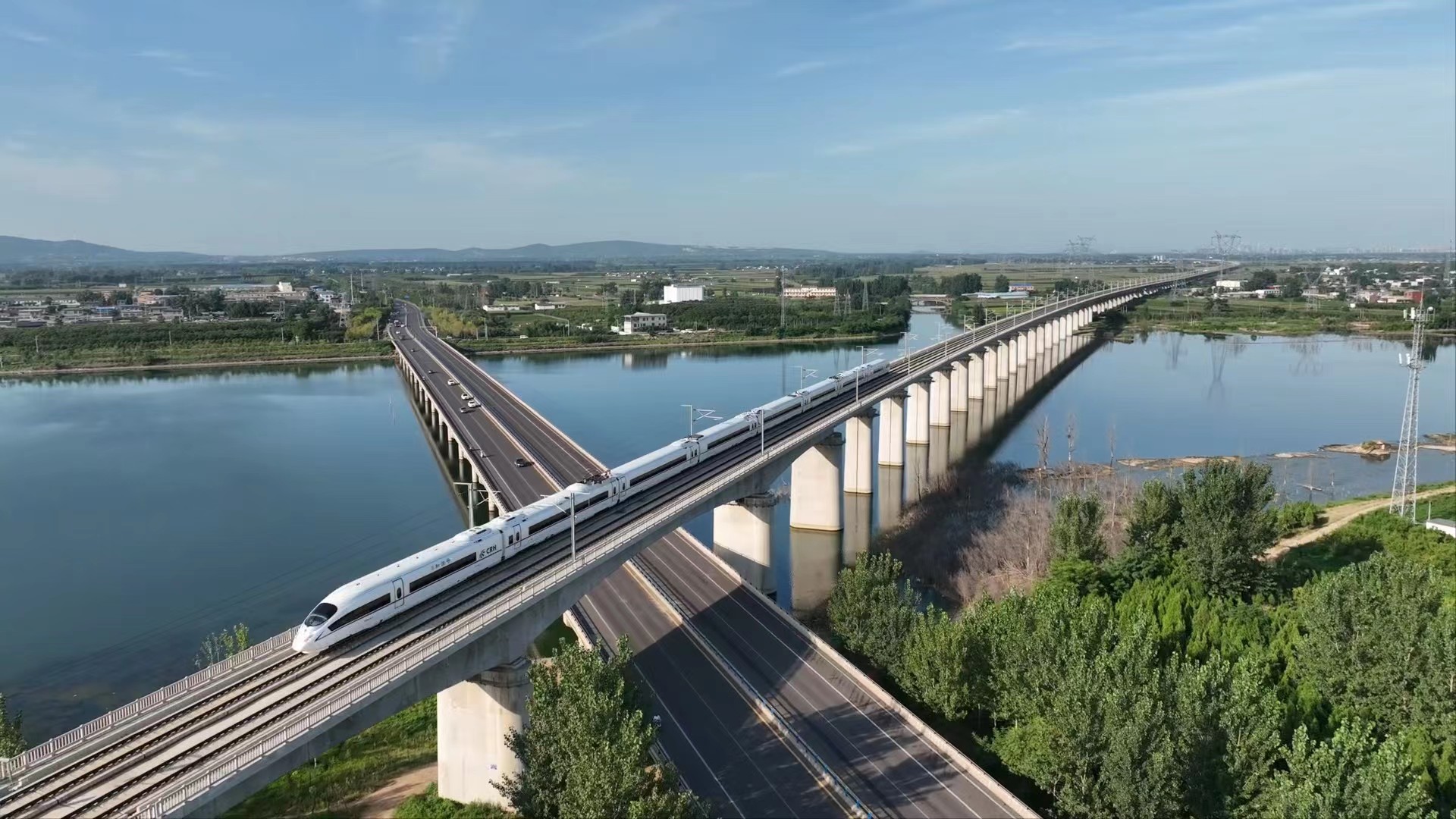 1905亿45年期河南单笔金额最大超长期铁路项目银团贷款签约