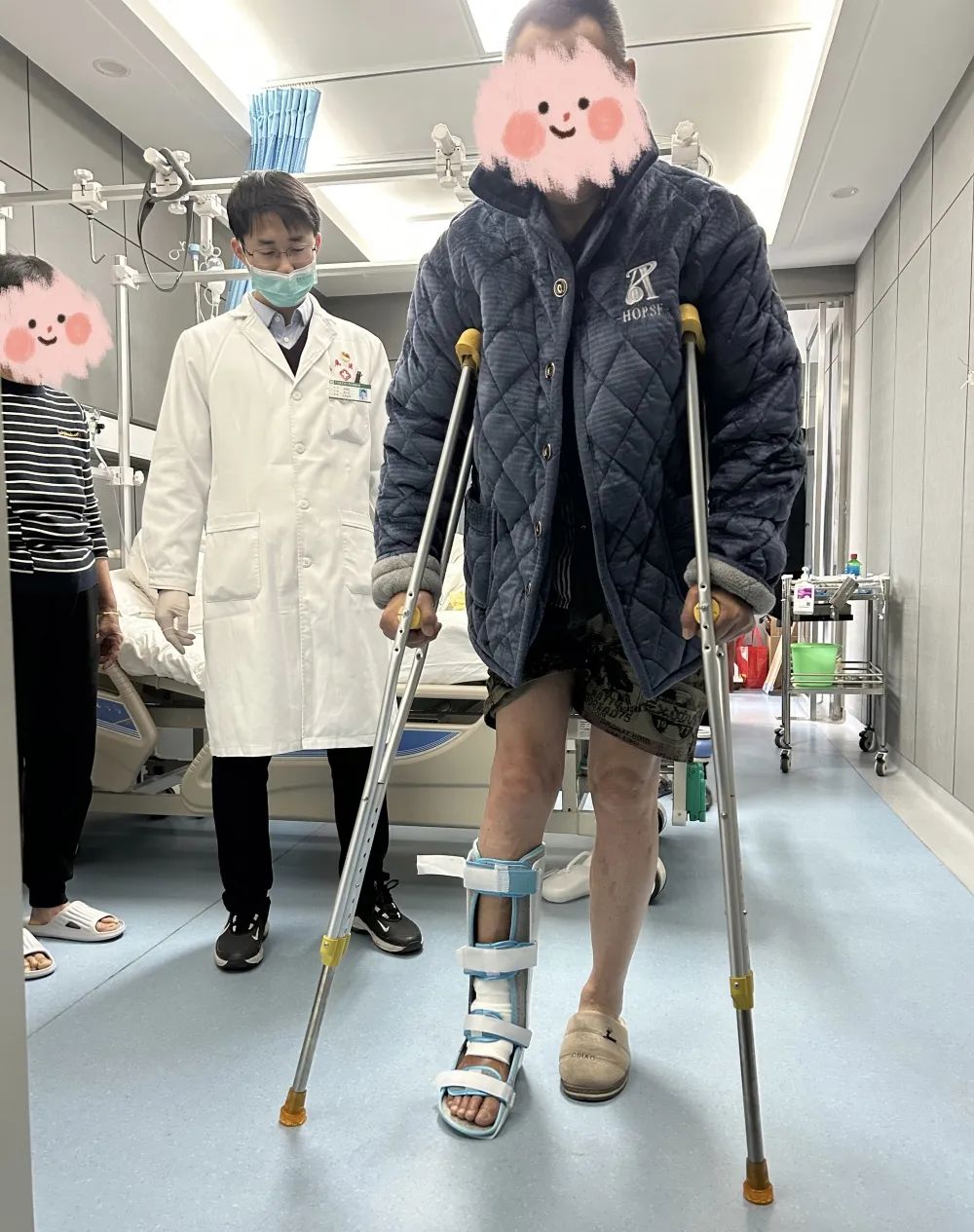 河南省首例国产人工踝关节置换术在信阳职业技术学院附属医院成功自主