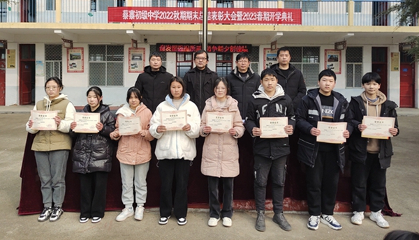 首页>驻马店>正文>校长焦贺军给同学们分享了六个故事,个个都充满正