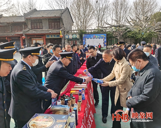 ��ӣ�ȥ�����������Ͷ�߾ٱ�3.1��� ���ֱ�Ӿ�����ʧ760����Ԫ