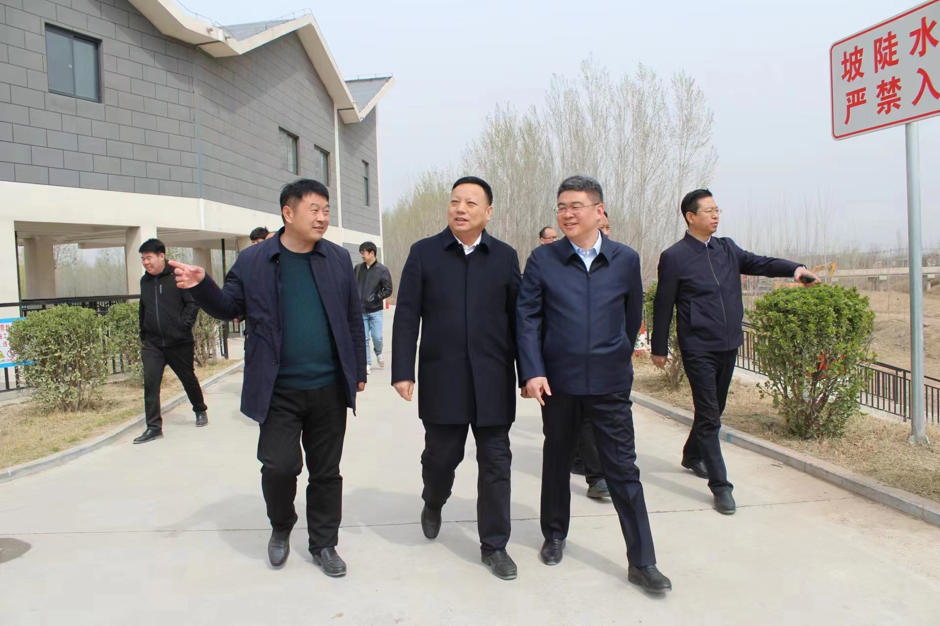 开封市领导到通许县冯庄乡开展巡河调研工作