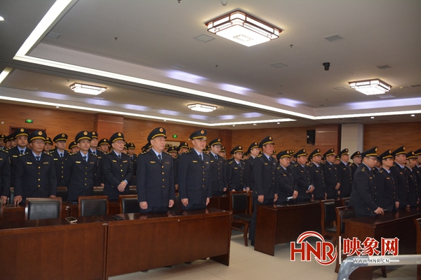 临颍县市场监管局行政执法制式服装换装