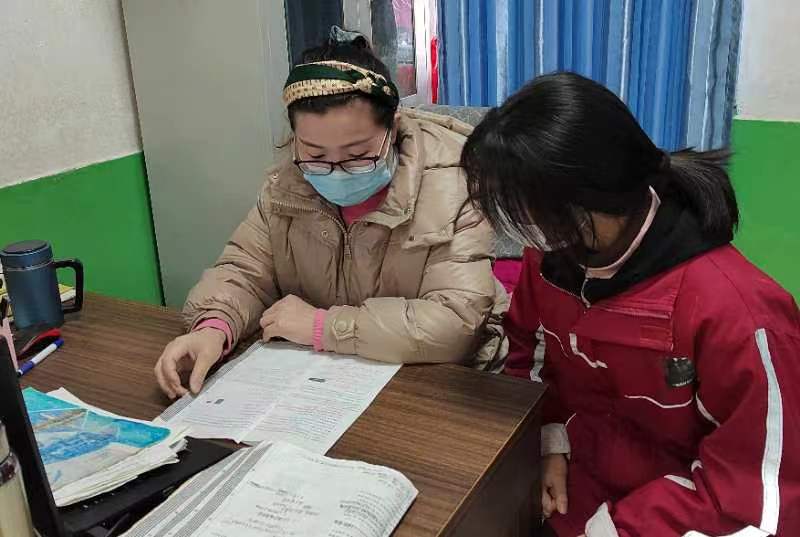 卫辉市实验中学教师李漫漫用肯定浇灌出自信花朵
