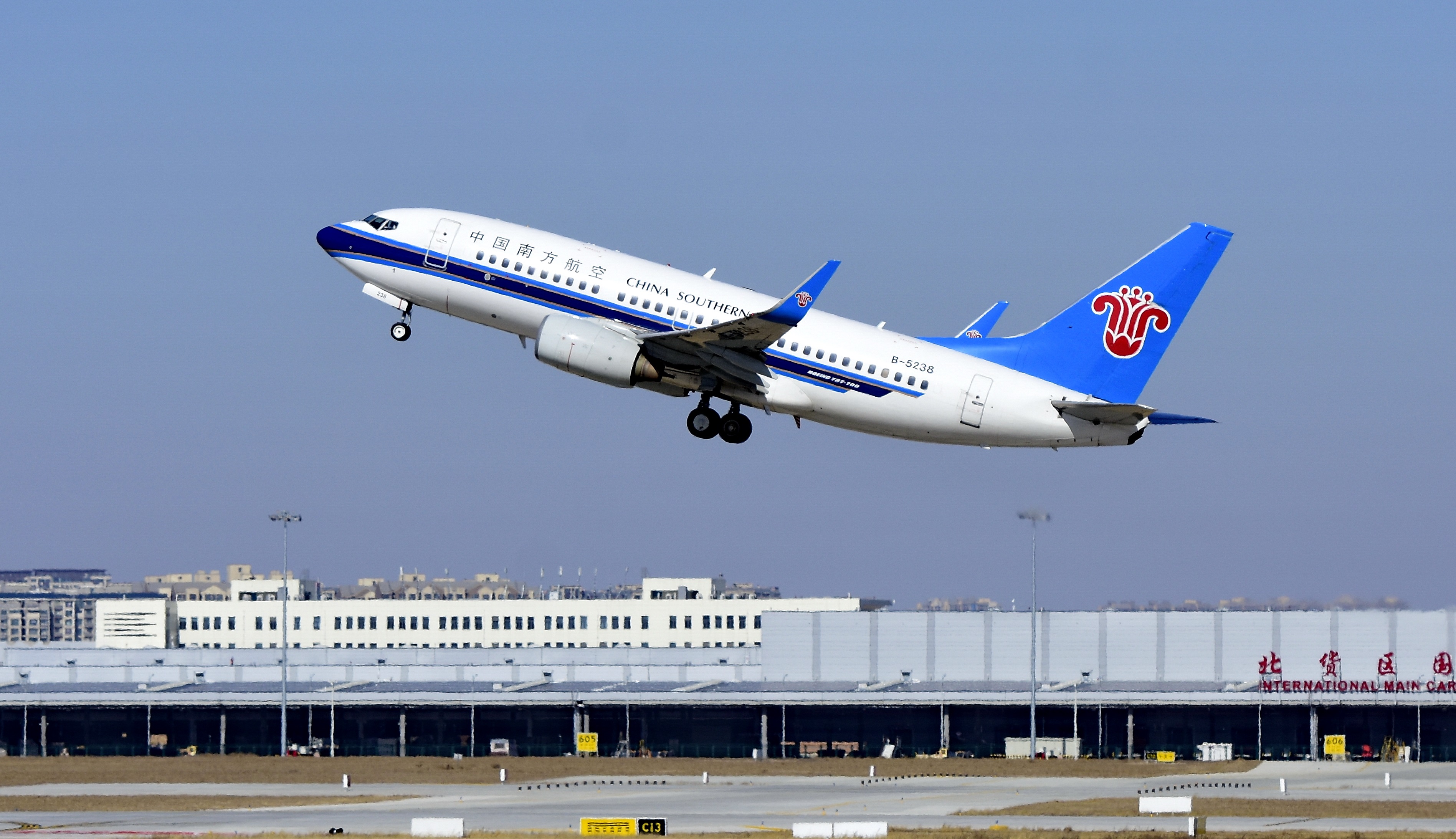 夏秋航季南航恢复加密多条在郑航线航班