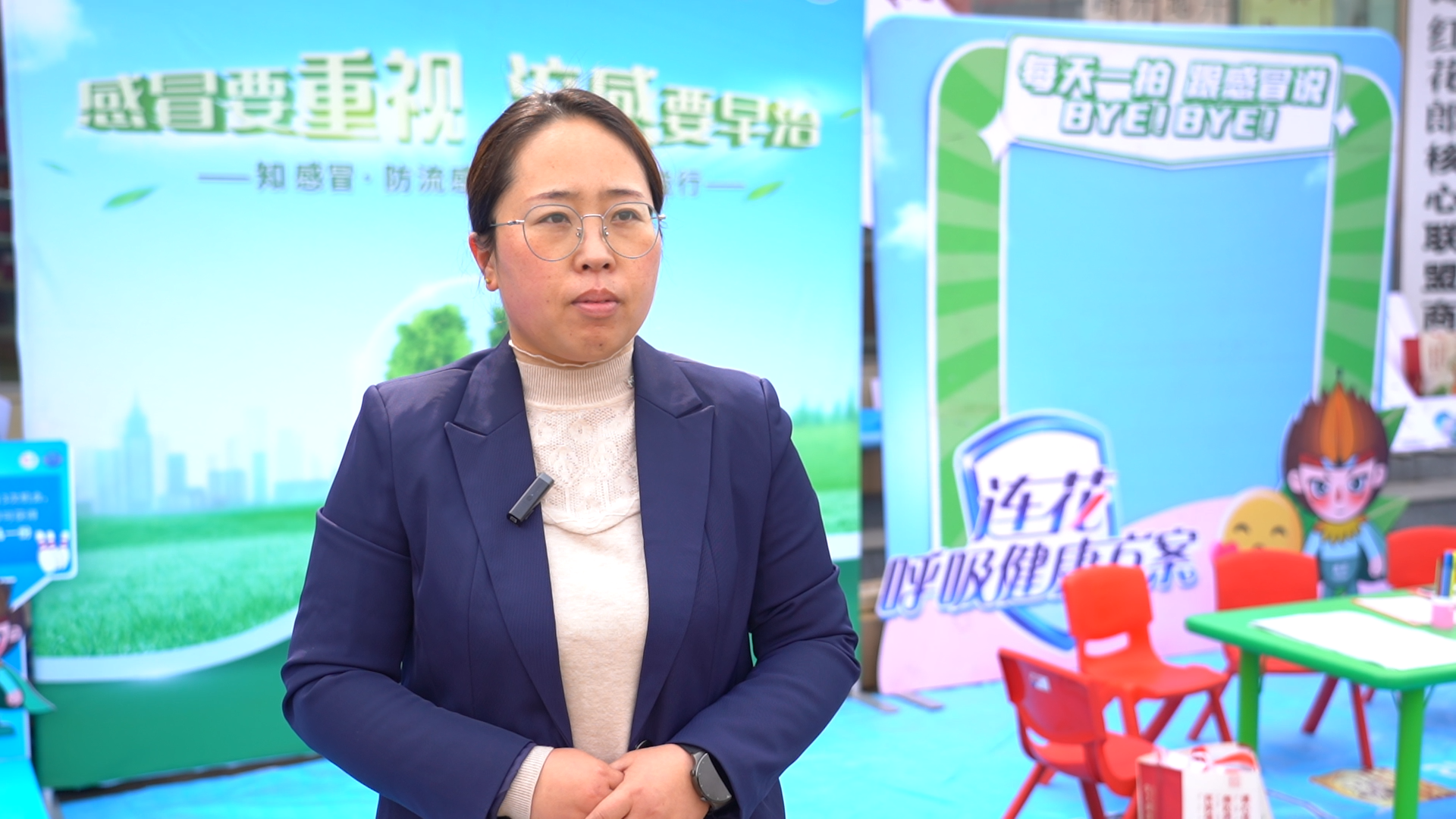 地区经理魏秀丽张仲景大药房(航海中路一店)店长张培培在采访中说到:"