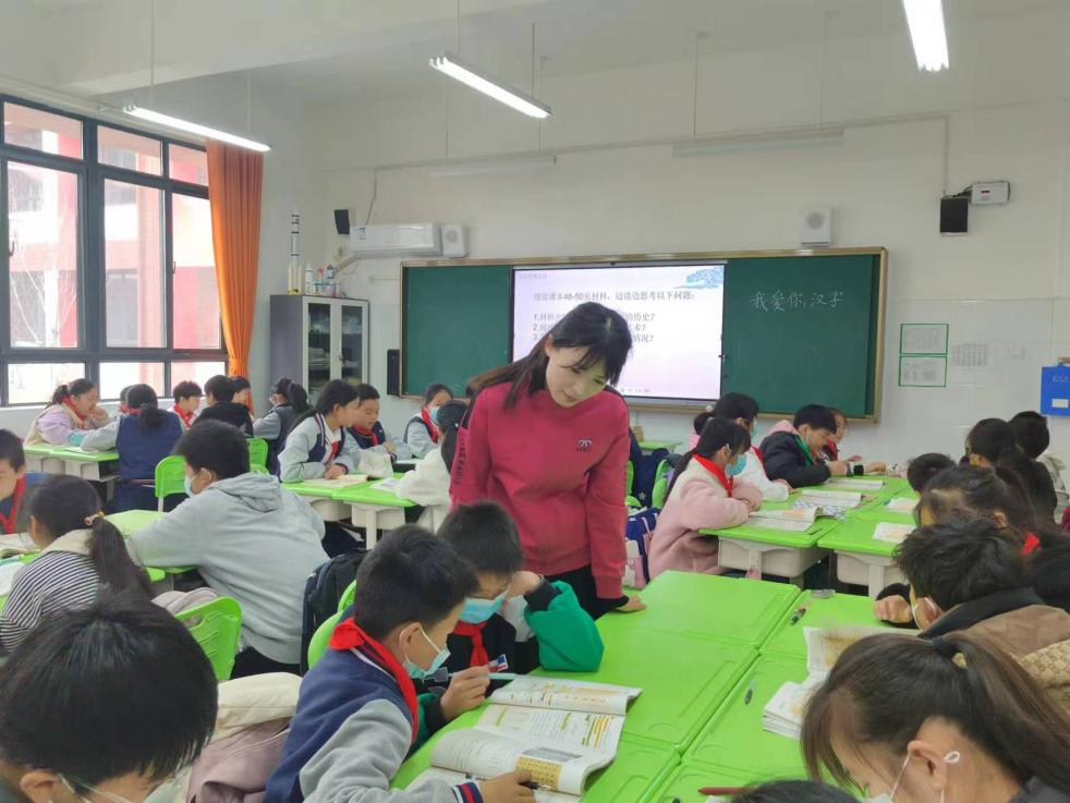 聚焦课堂抓教研听课评课促成长郑州市郑东新区美秀小学