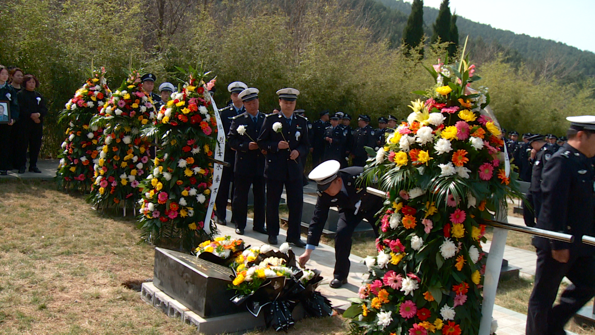 汝州市举行叶光辉烈士骨灰安葬仪式