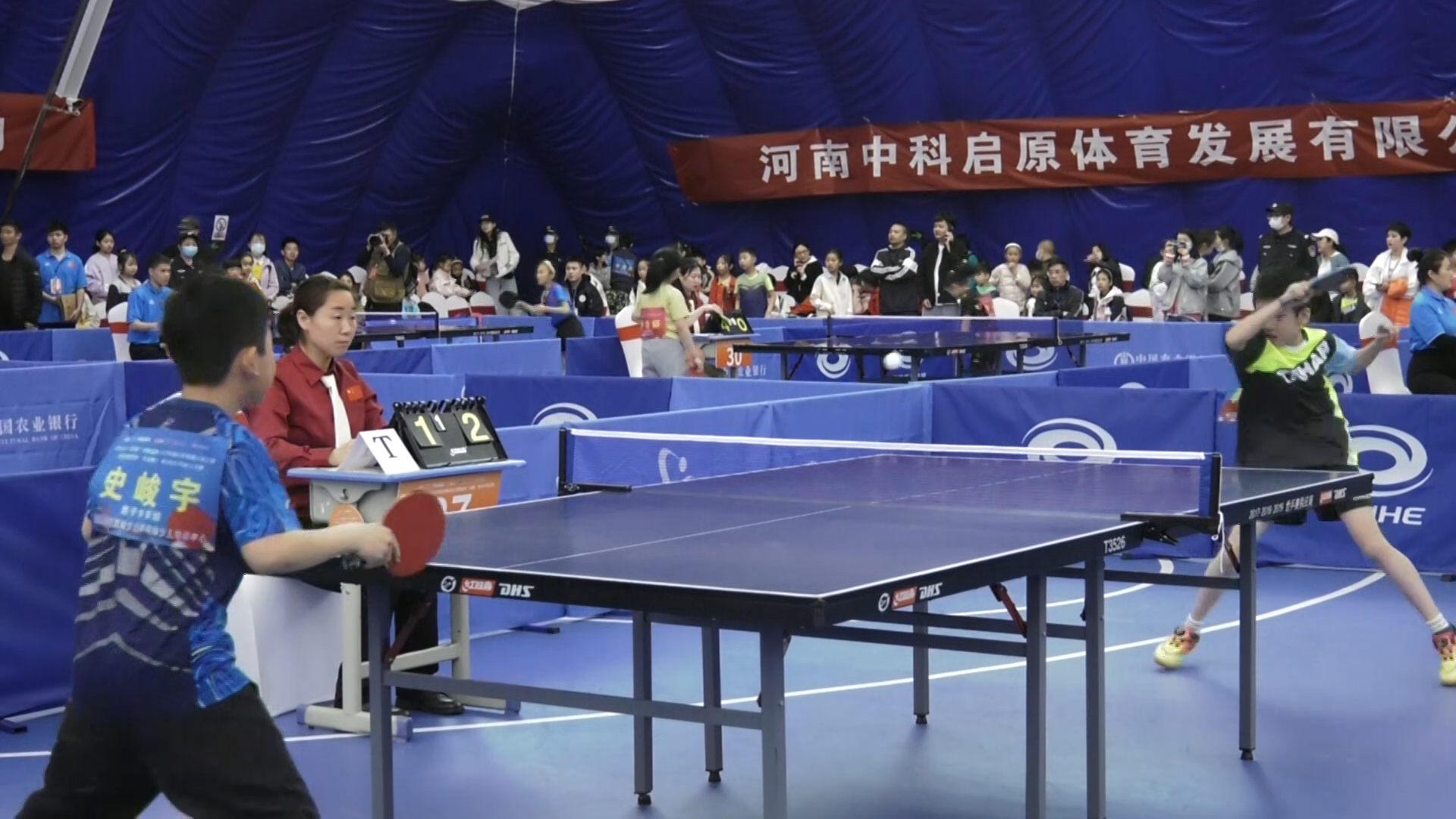 wtt前先热身河南省青少年乒乓球公开赛在新乡开打