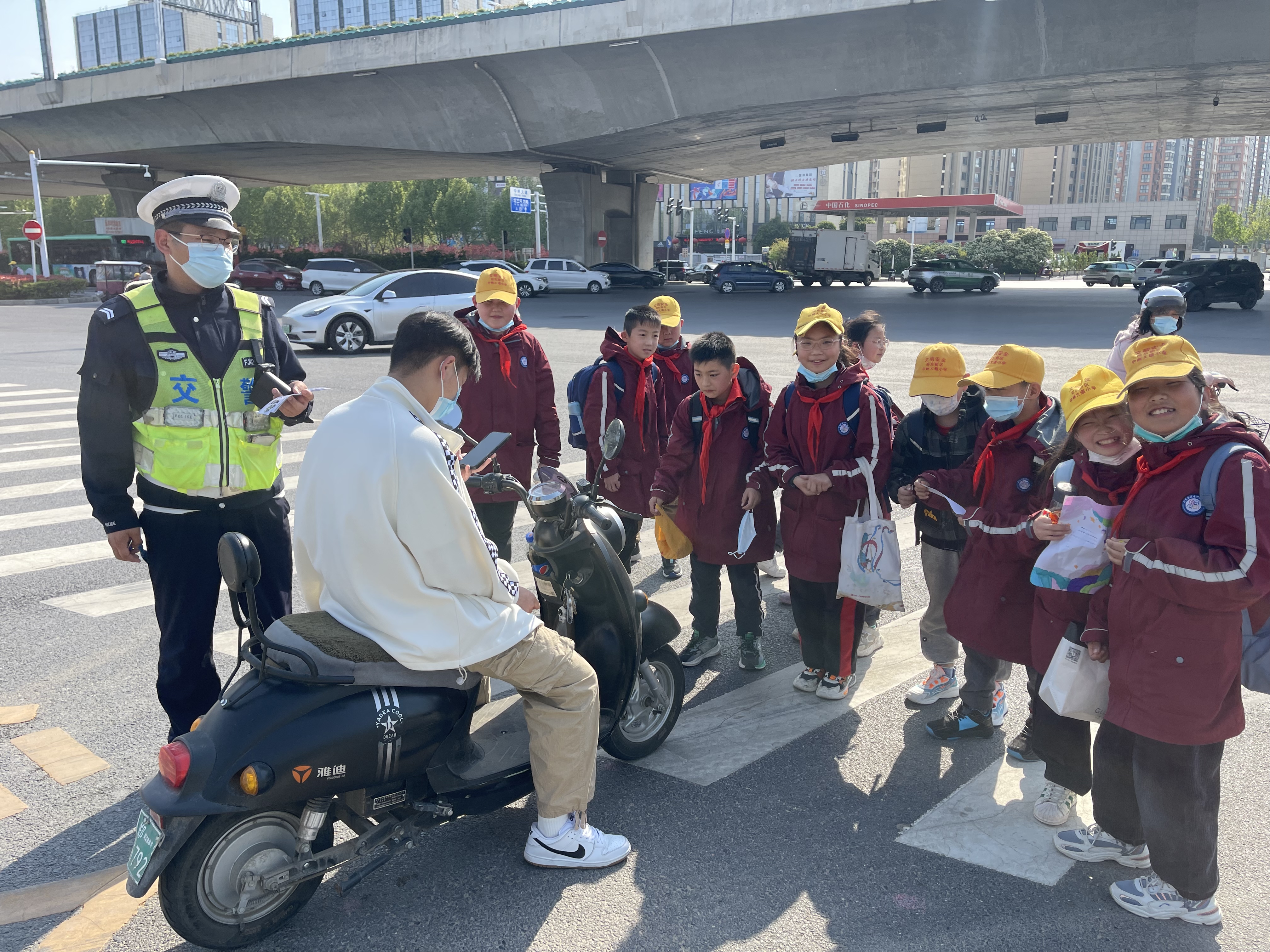 正文>本次活动让学生们更直观地学习掌握了交通安全知识,树立文明出行