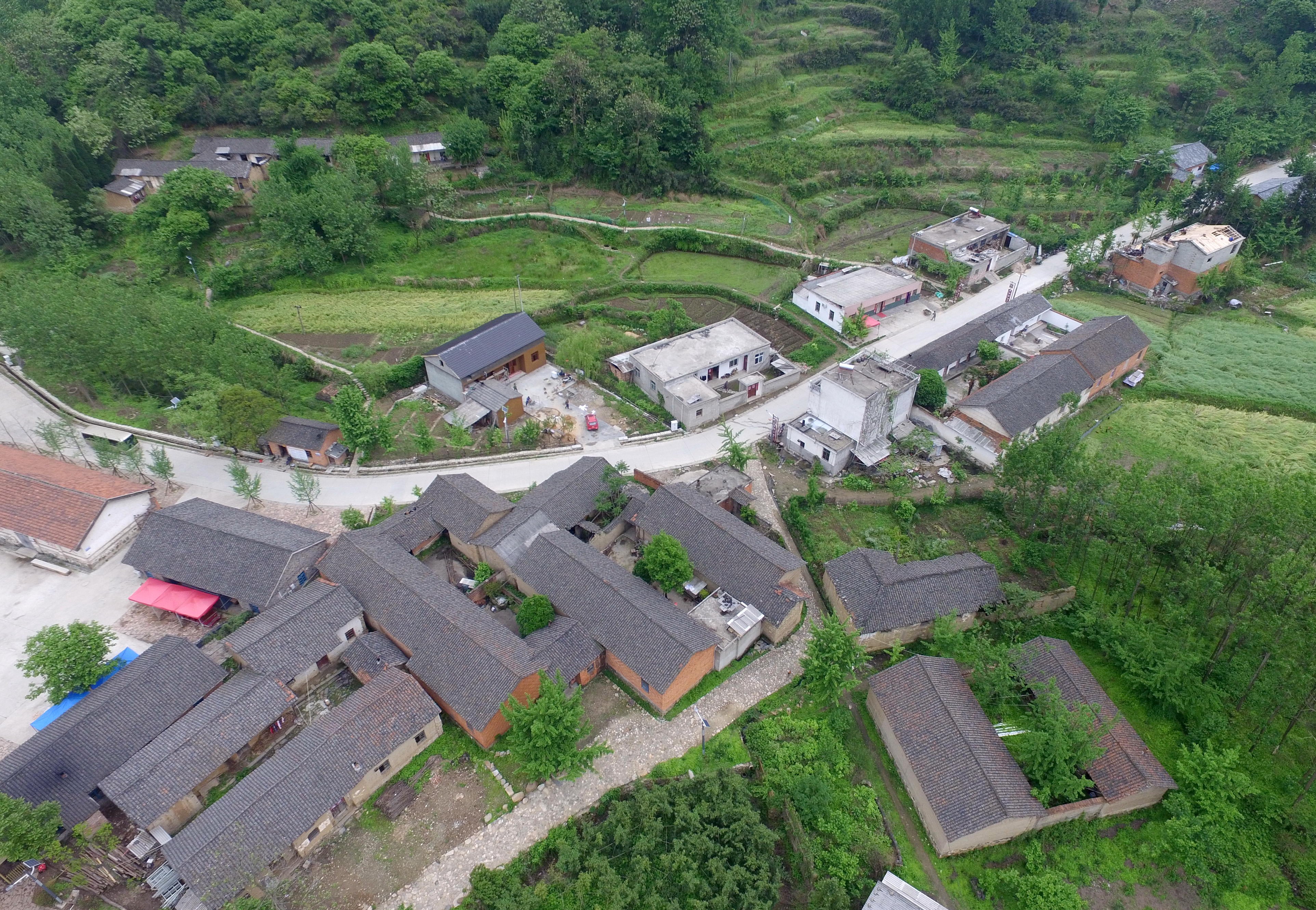 促进民营经济发展壮大