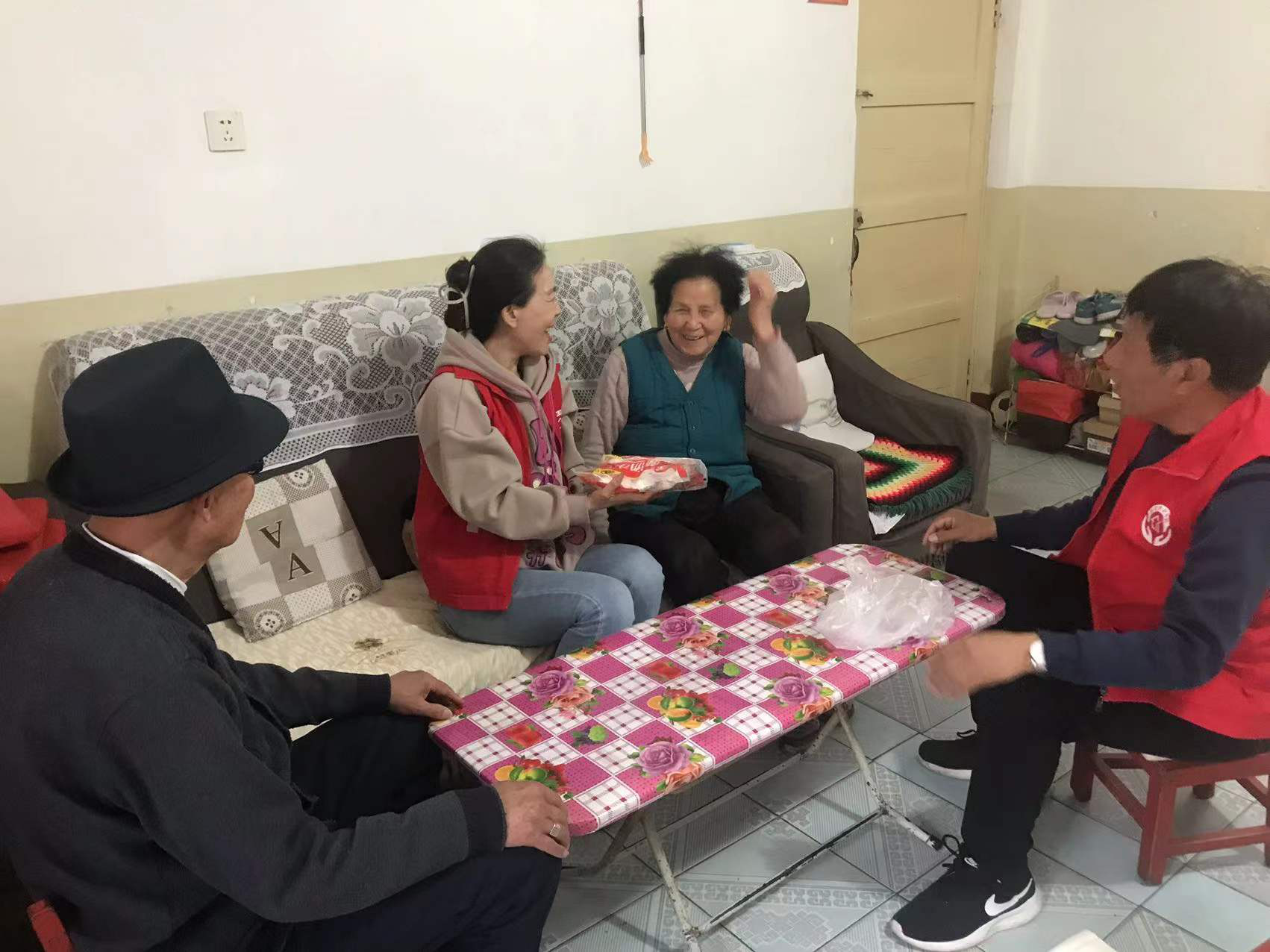 鹤壁市鹤山区探索居家养老新模式 上门服务让“养老”变“享老”