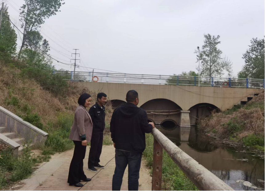 鹤壁经济技术开发区多部门联合开展巡河活动