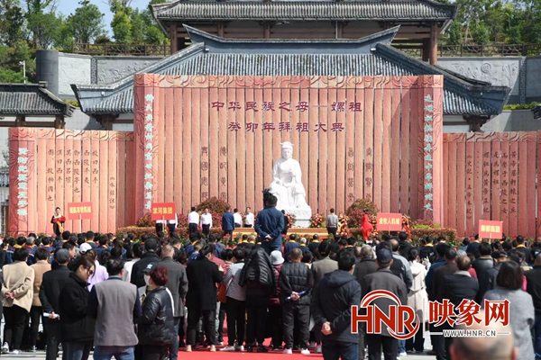 本届拜祖大典的主题是:传承嫘祖文化,弘扬华夏文明.