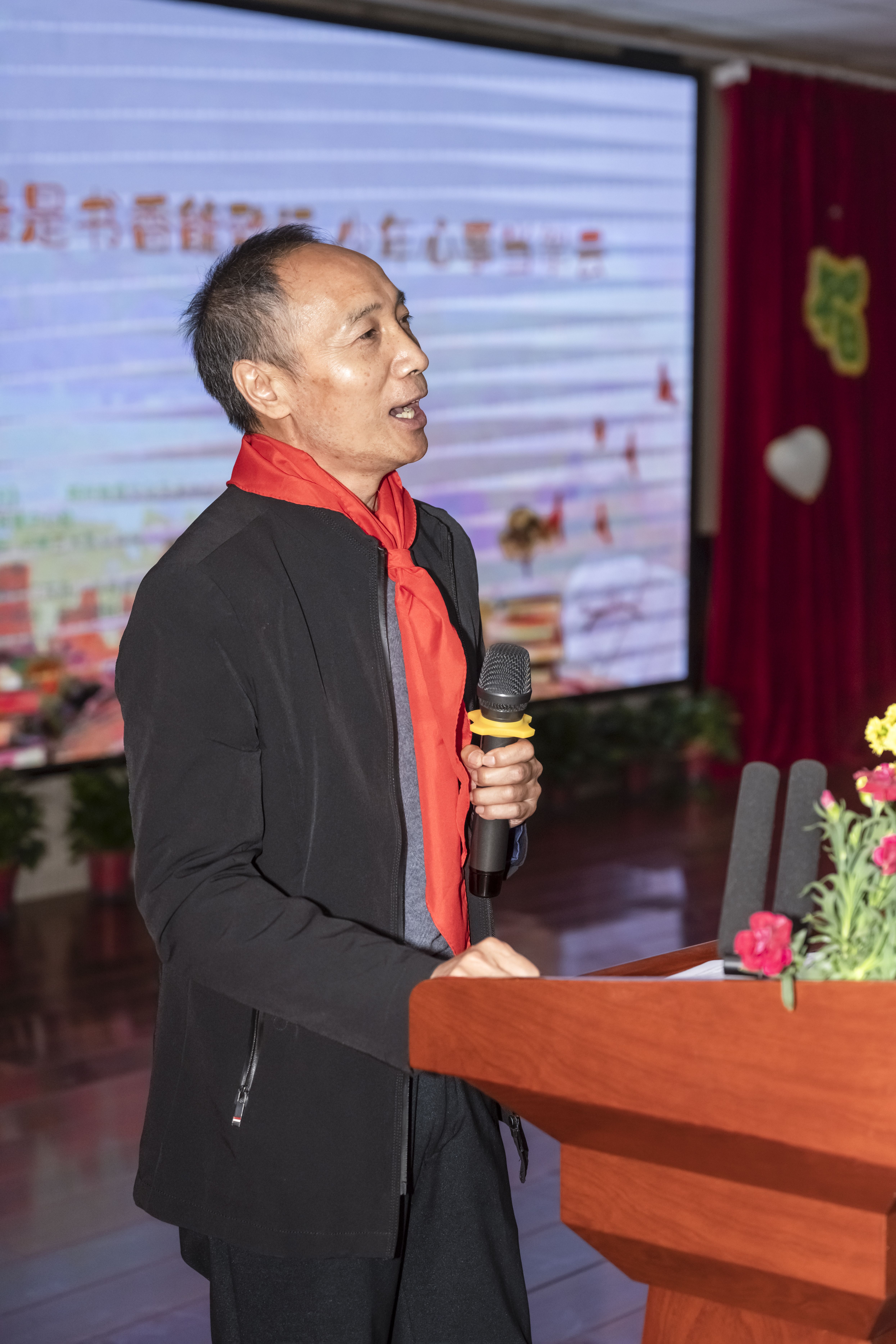 世界读书日特别活动朗诵艺术家作家诗人齐聚乡村学校与