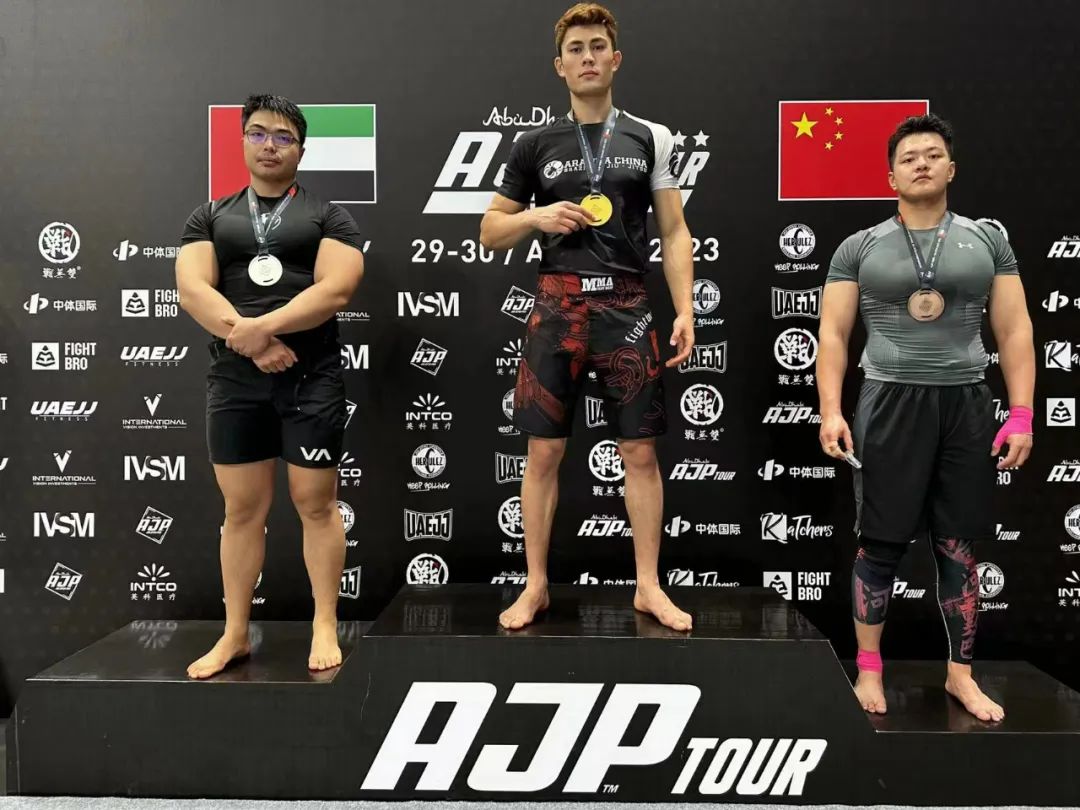 官宣yfu武林笼中对签约大级别新星伊力扎提