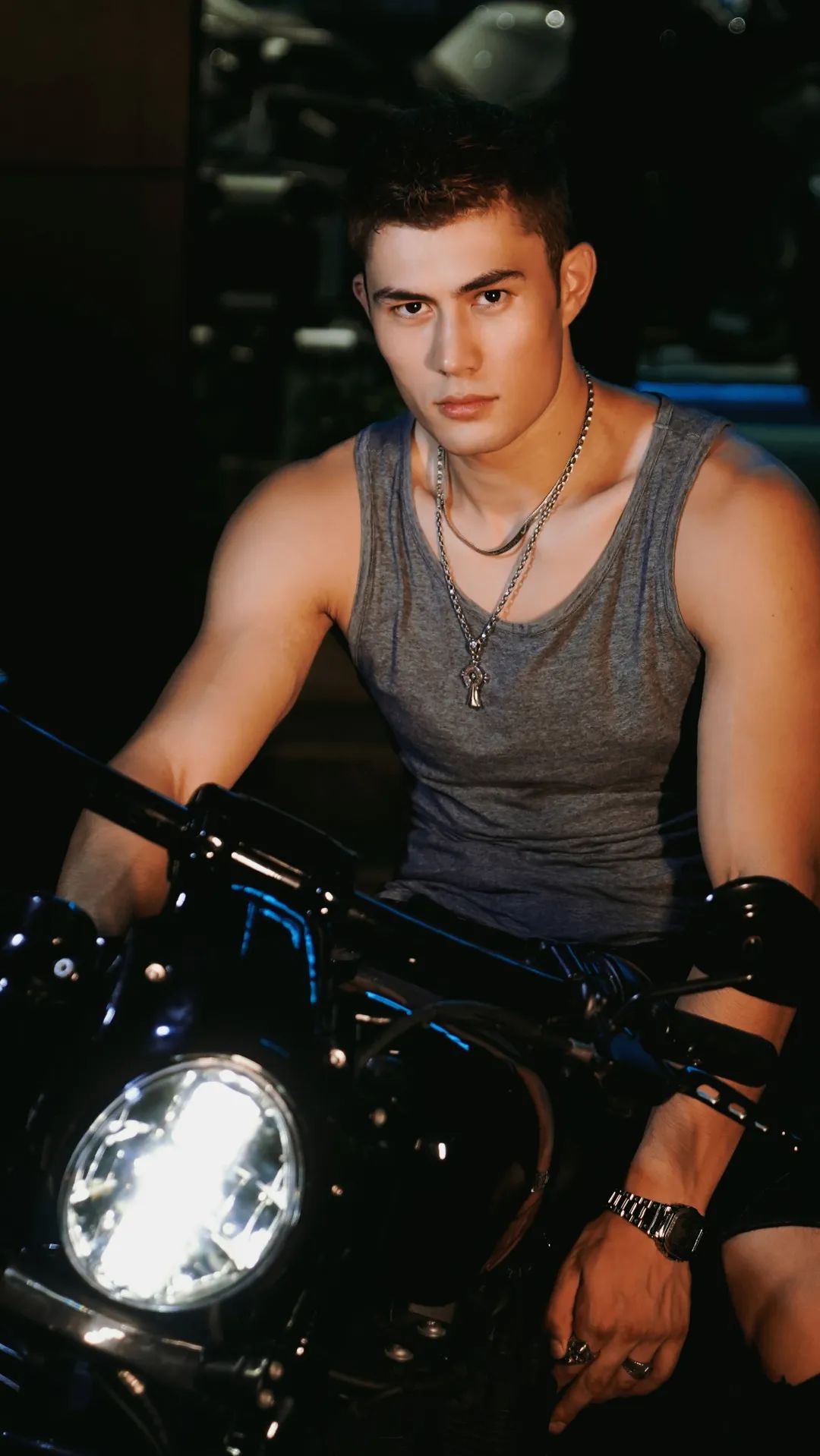 官宣yfu武林笼中对签约大级别新星伊力扎提