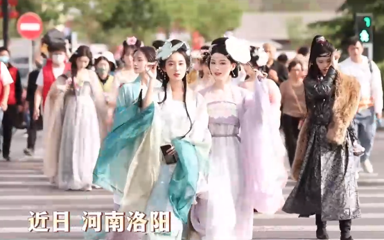 洛阳街头的汉服小姐姐有多美！网友：每一秒都是心动！
