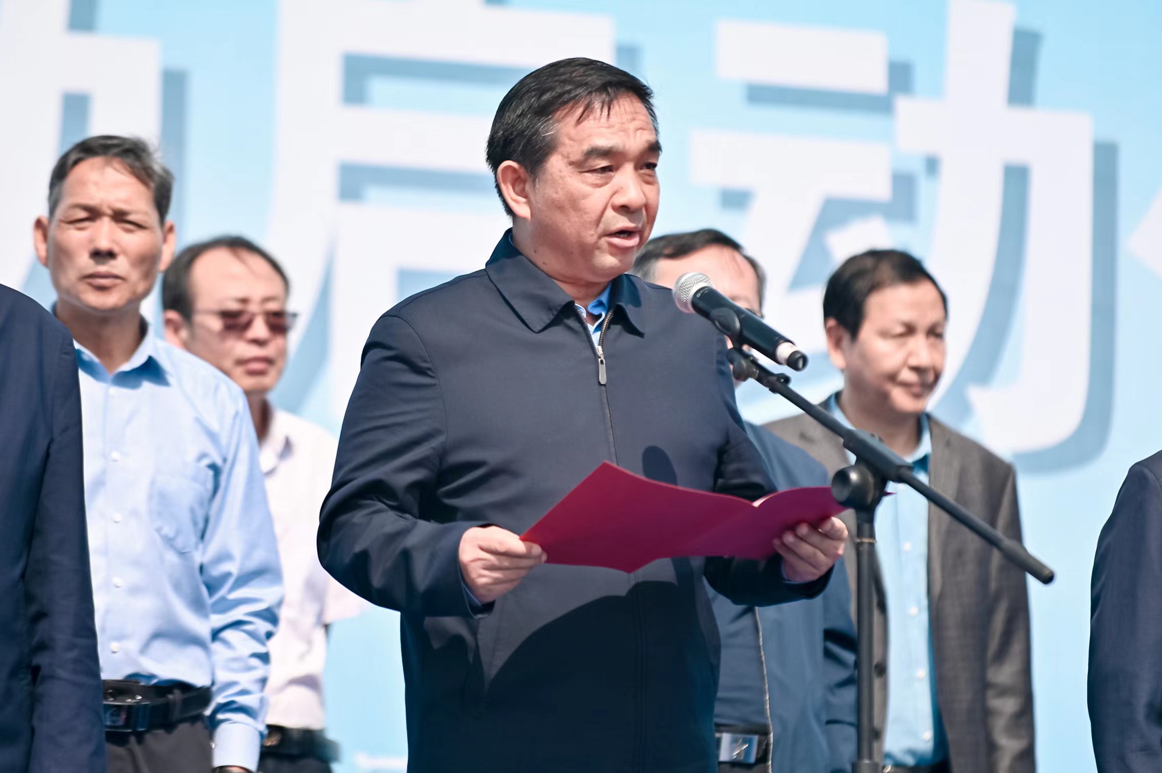 首页>河南都市频道>正文>省应急厅党委书记,厅长常万琦同志发表重要