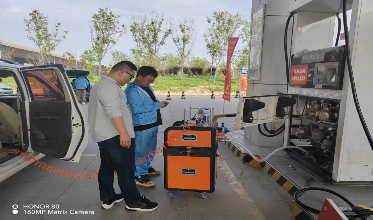 特别是对油气回收处理装置管路阀门操作,加油机连接处操作等进行理论