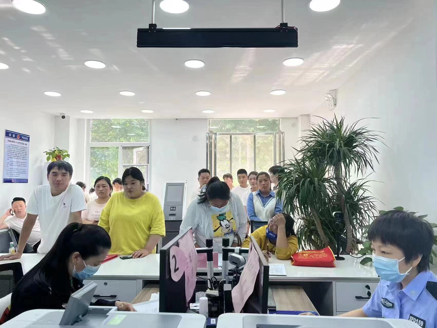 高考生身份证丢失 户籍警加急办理临时身份证件