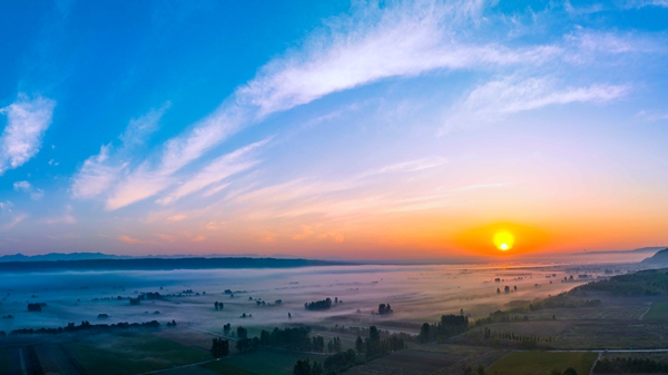 河南灵宝黄河之畔上演日出日落迷人美景