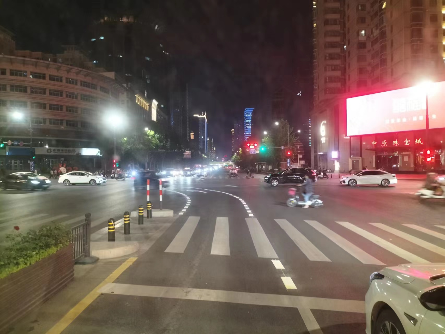 郑州调整多处信号灯和标志标线
