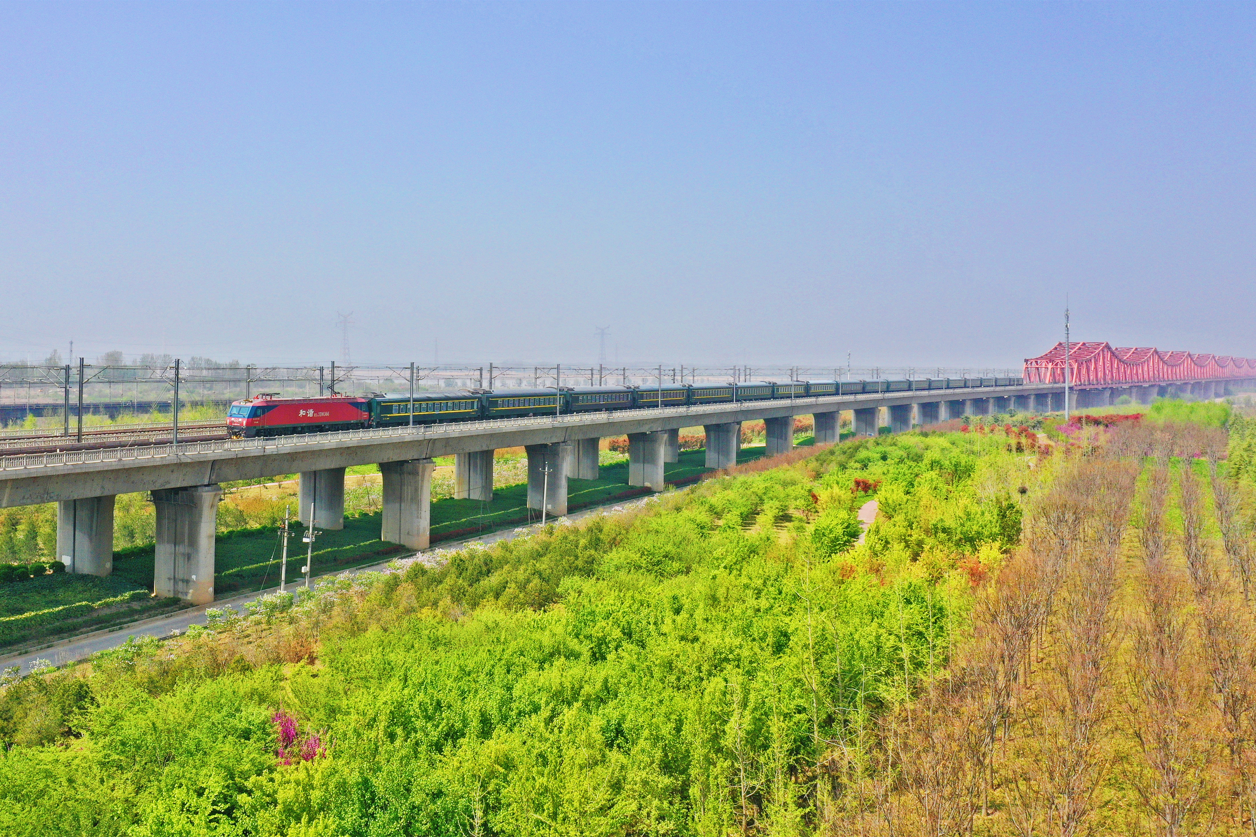 新闻中心>河南24小时>正文>记者从中国铁路郑州局集团