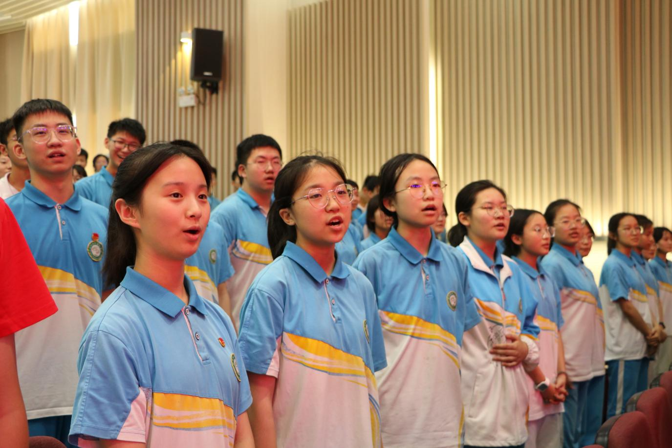 郑州四中实验学校举行2023届毕业典礼暨中考总动员