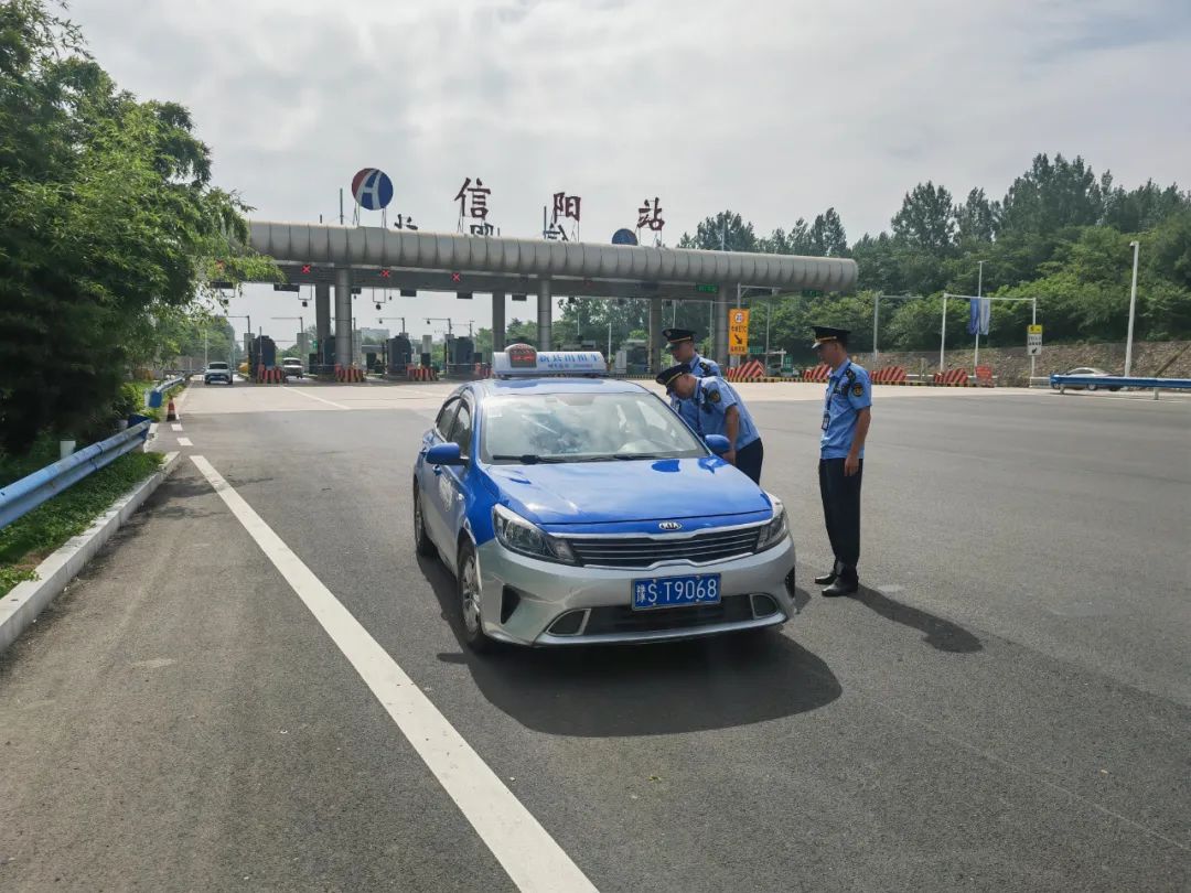 信阳市交通综合行政执法支队多措并举开展出租车市场突出问题专项整治