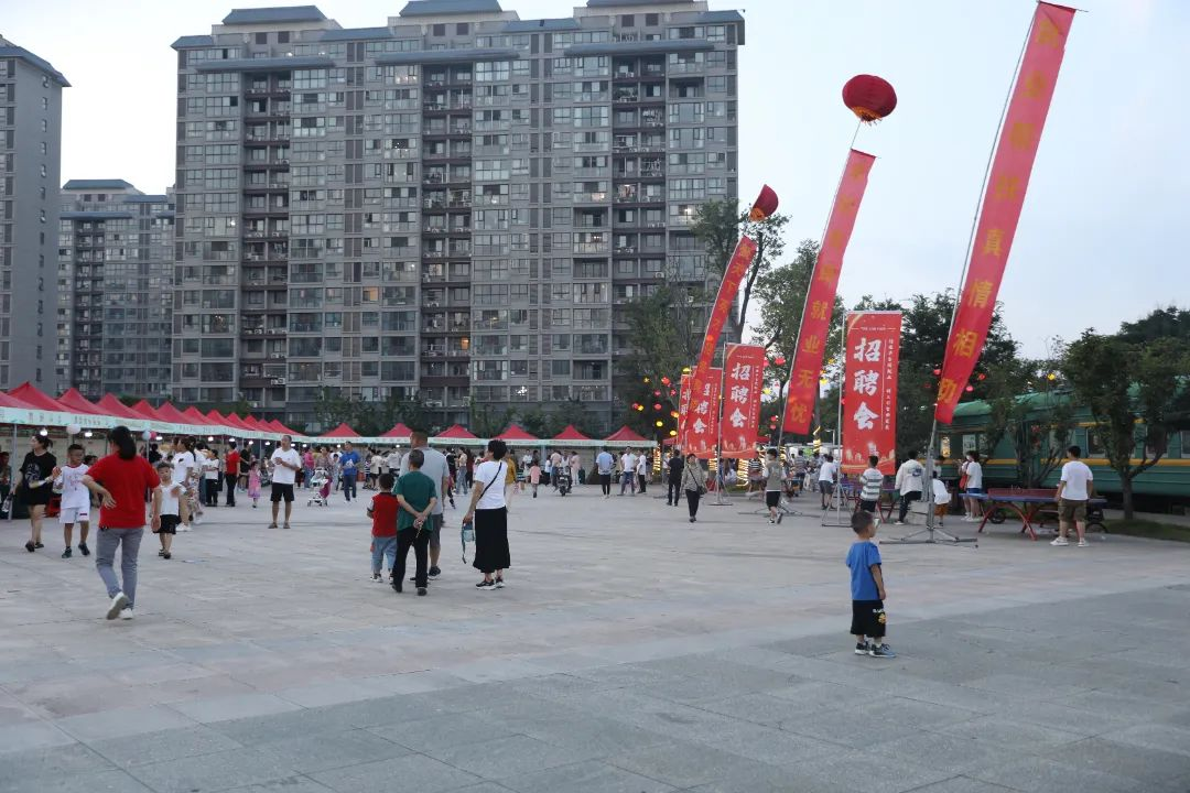 息县：“夜市”来送岗 招聘不“打烊”