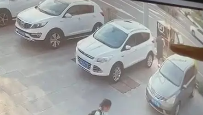 男子称38万劳力士顺丰寄丢了，曾被告知赔1000后报警