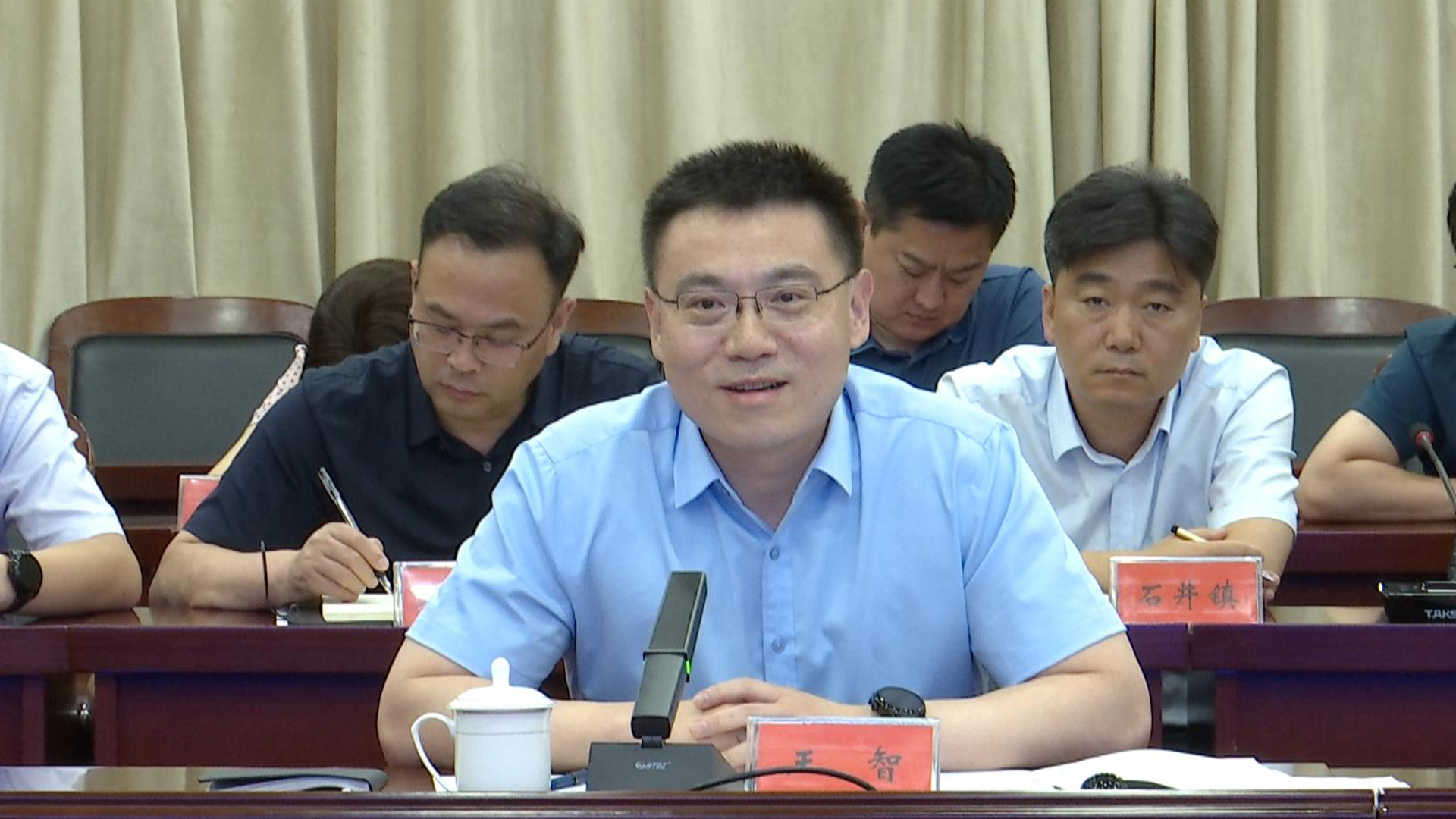 首页>河南政务>正文>县委书记,县长王智表示新安县将尽快推进首届"