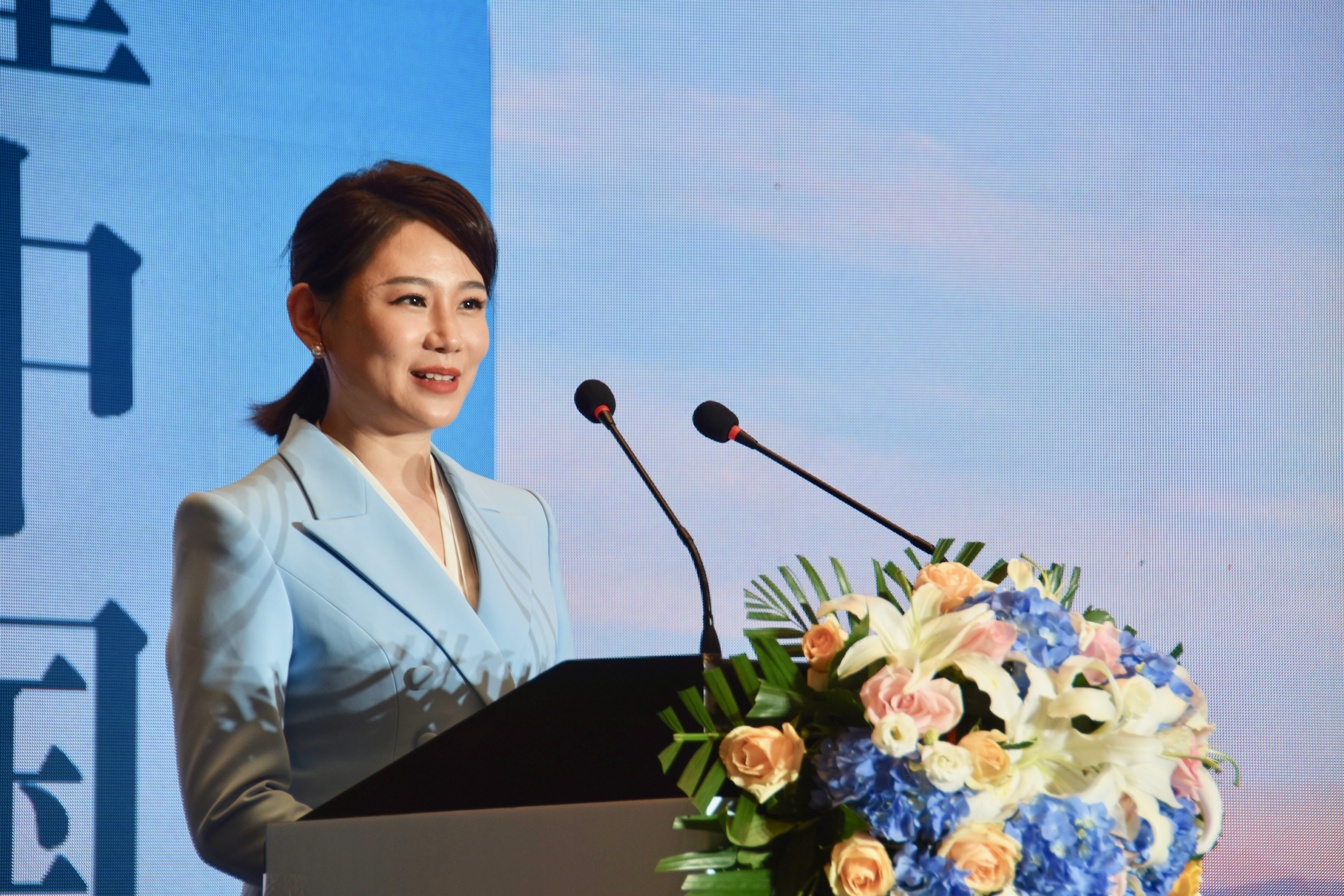 作为河南省文化和旅游厅特约推介人,河南广播电视台主持人管晴通过