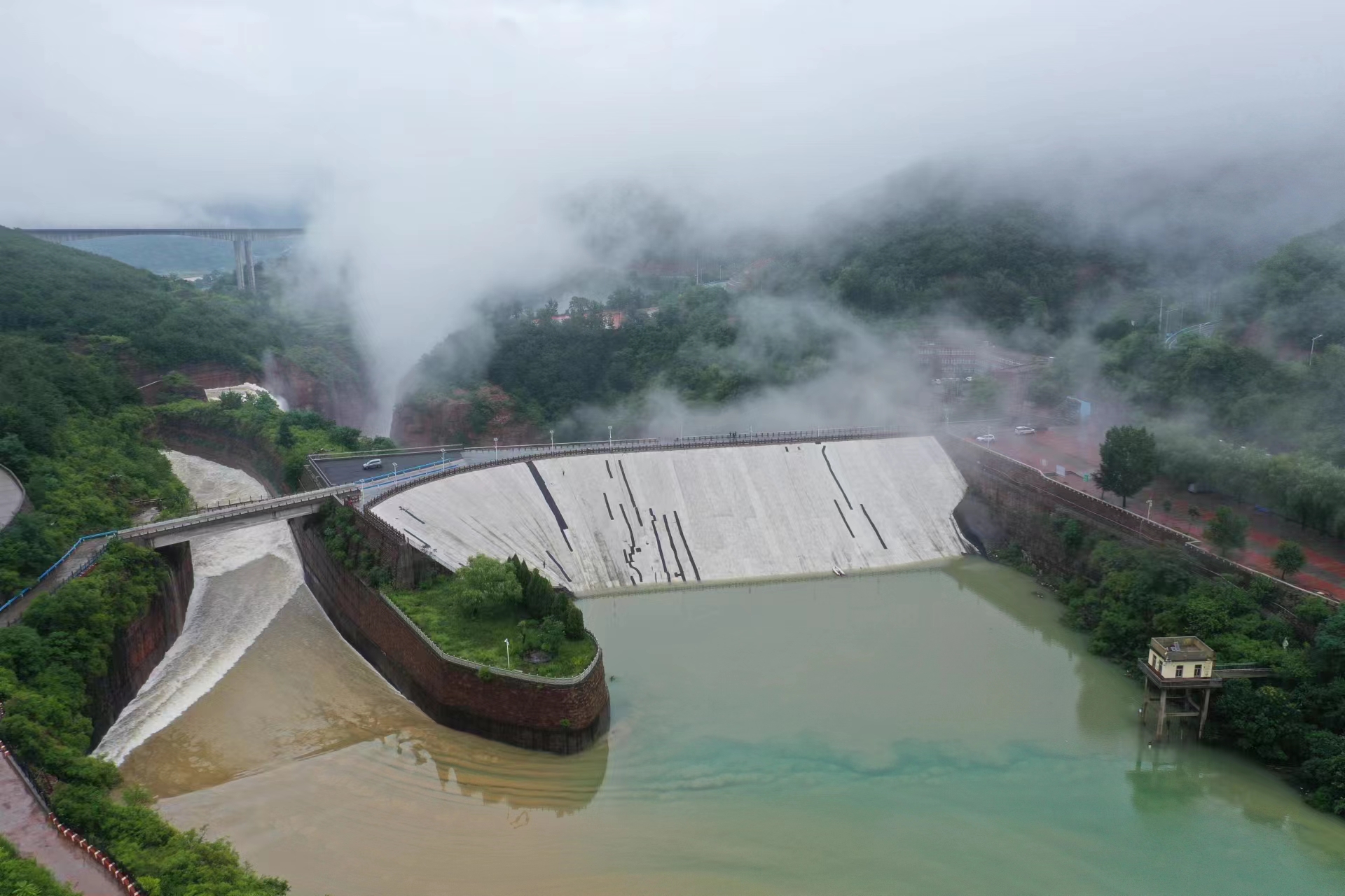 弓上,河王,塔岗,南谷洞,康山,陈家院7座中型水库超汛限水位