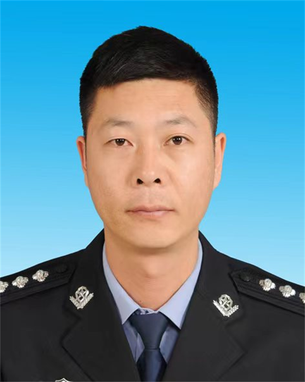 首页>南阳>正文>桐柏县公安局新集派出所民警程涛,2011年毕业于河南