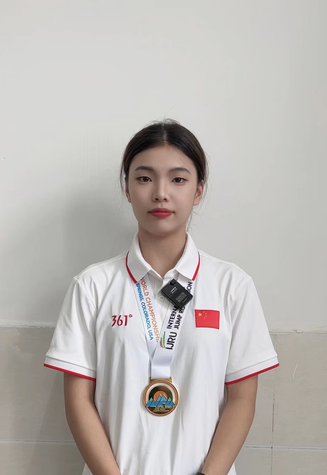 21岁的河南女孩杜婷婷在2023年世界跳绳锦标赛决赛中,以3分钟单摇跳