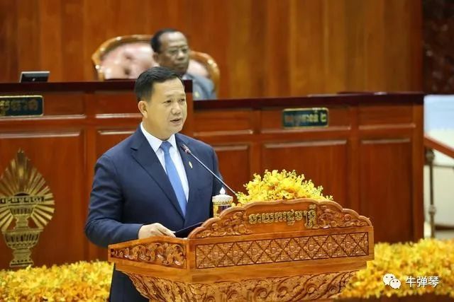 我们这两个邻国，政局同一天发生重大变动(图2)