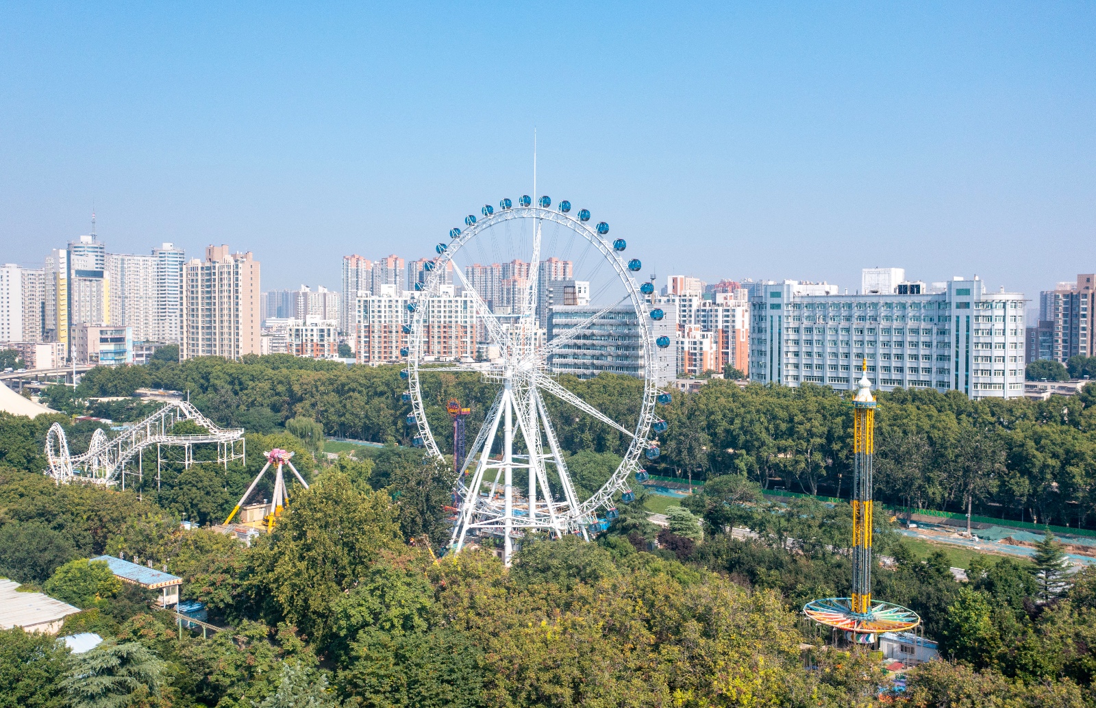 郑州人民公园的摩天轮正在拆除那里有你的回忆吗