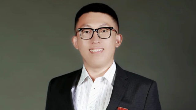 中国人民大学第一位“90后”教授诞生