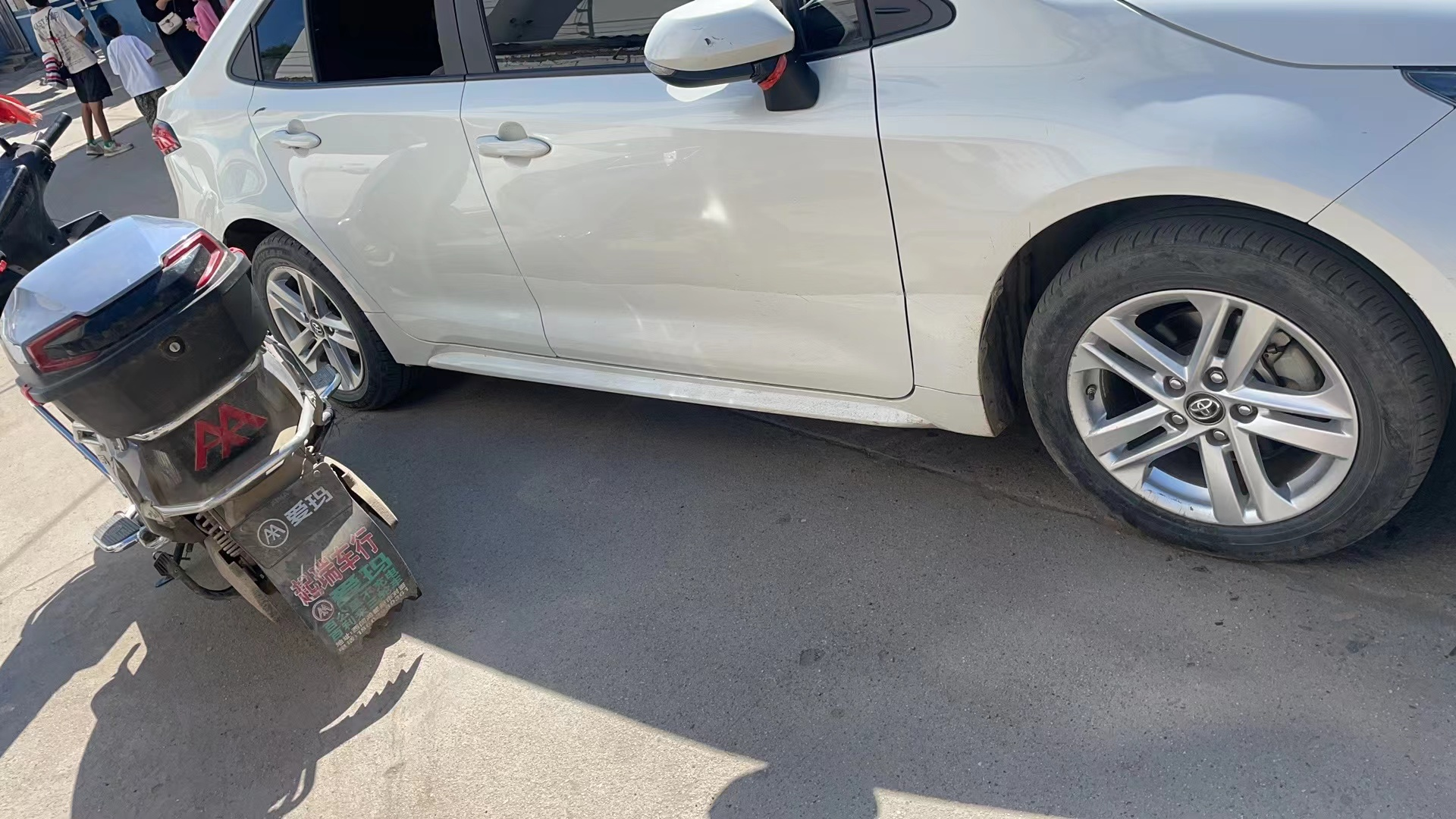 车辆发生小刮蹭司法所调解消纷争